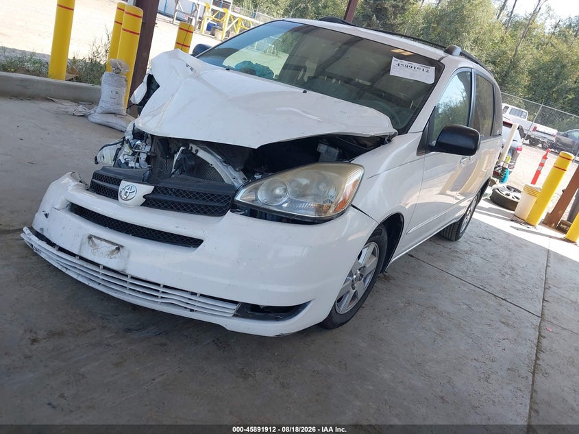 2005 Toyota Sienna Le, Right Front, IAAI, VIN 5TDZA23CX5S268662 — photo 2