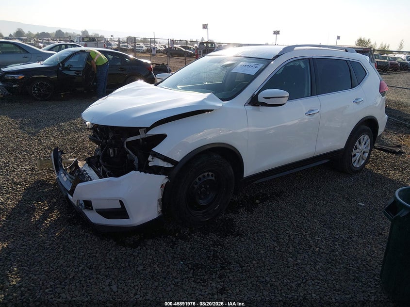 2017 Nissan Rogue, Front End, IAAI, VIN 5N1AT2MV5HC732272 — photo 2