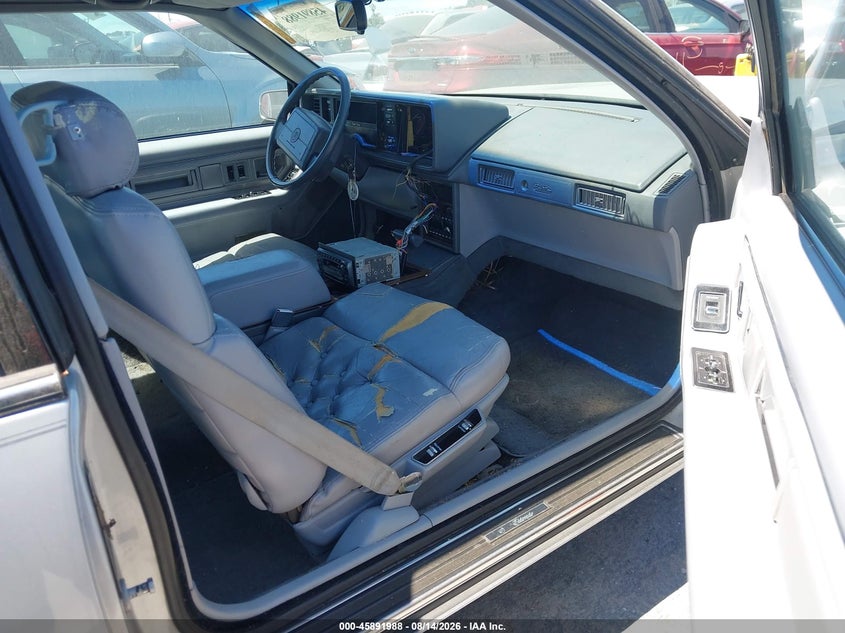 1990 CADILLAC ELDORADO auction photo 5