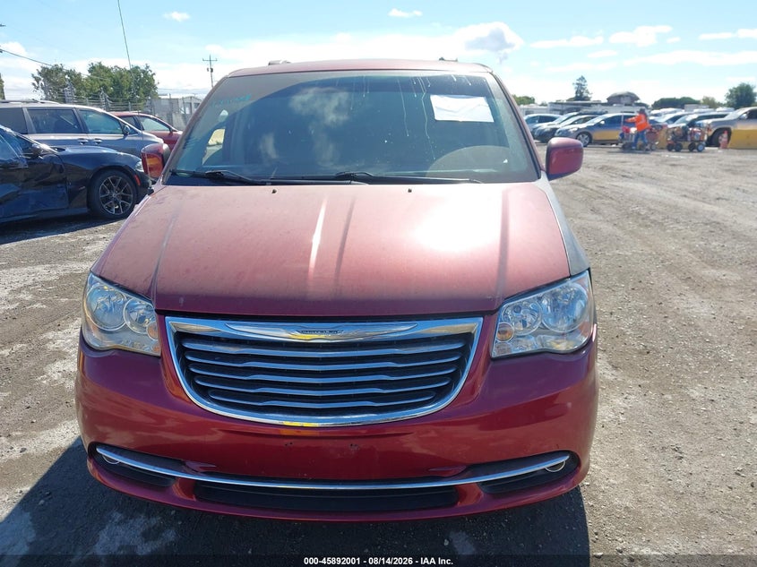 2014 CHRYSLER TOWN & COUNTRY auction photo 6
