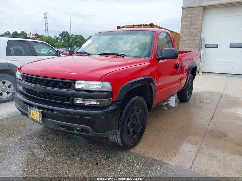 2000 Chevrolet Silverado, Normal Wear & Tear, IAAI, VIN 1GCEK14V7YZ287257 — photo 2