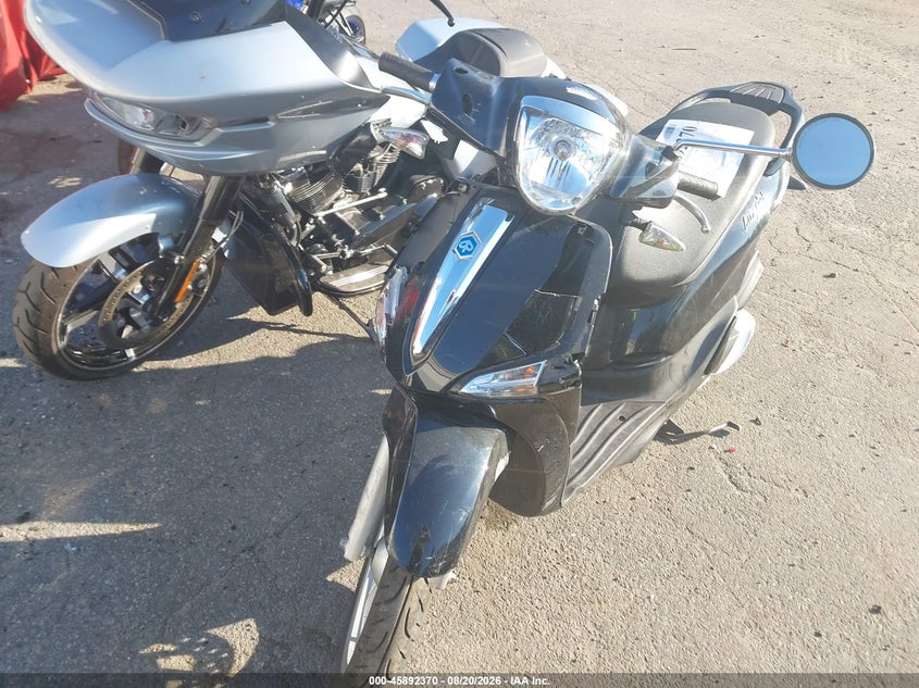 2023 PIAGGIO LIBERTY auction photo 2