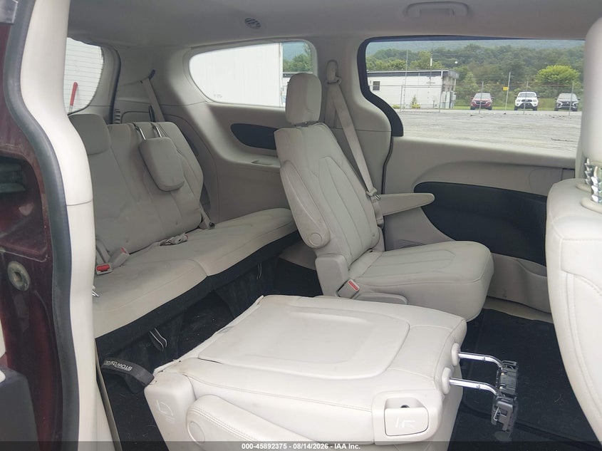 CHRYSLER PACIFICA 2017 VIN 2C4RC1CG4HR657690