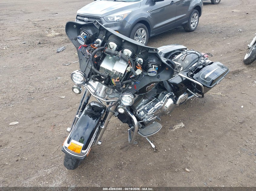 HARLEY-DAVIDSON FLHTCU 2010