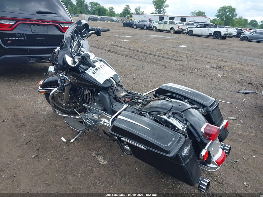 HARLEY-DAVIDSON FLHTCU 2010