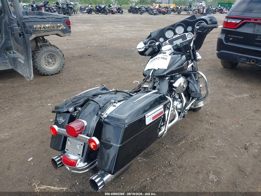 HARLEY-DAVIDSON FLHTCU 2010