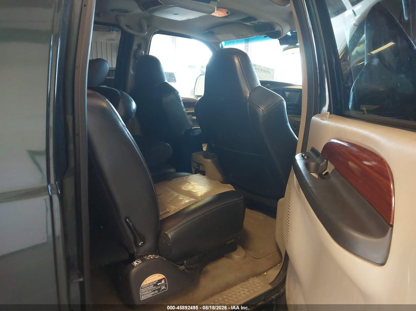 2005 FORD EXCURSION auction photo 8