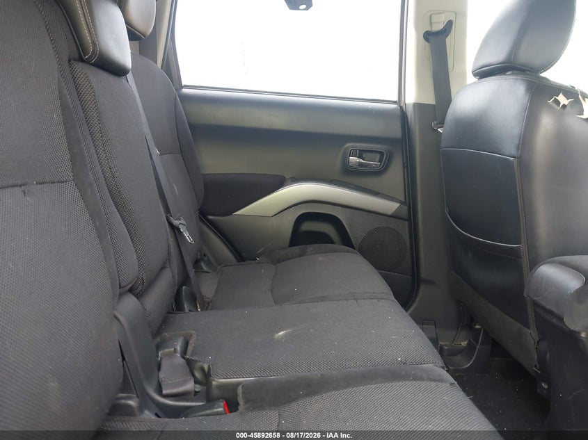 2012 MITSUBISHI OUTLANDER auction photo 8