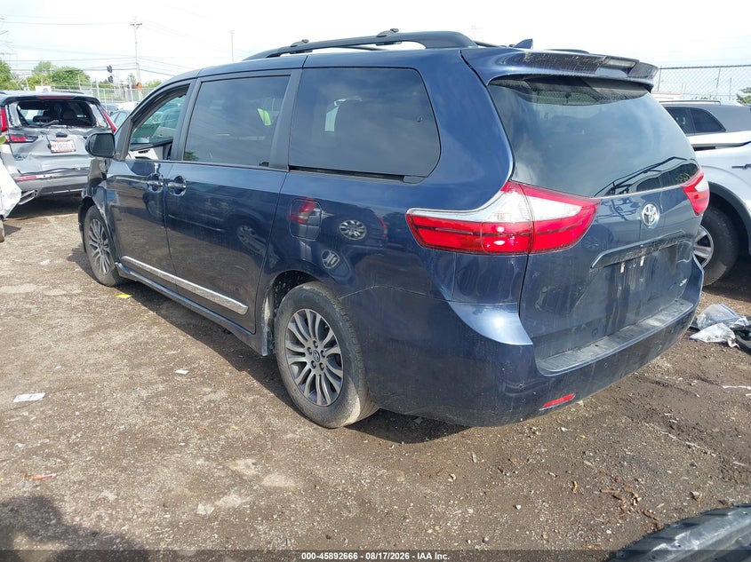 TOYOTA SIENNA - zdjęcie 3