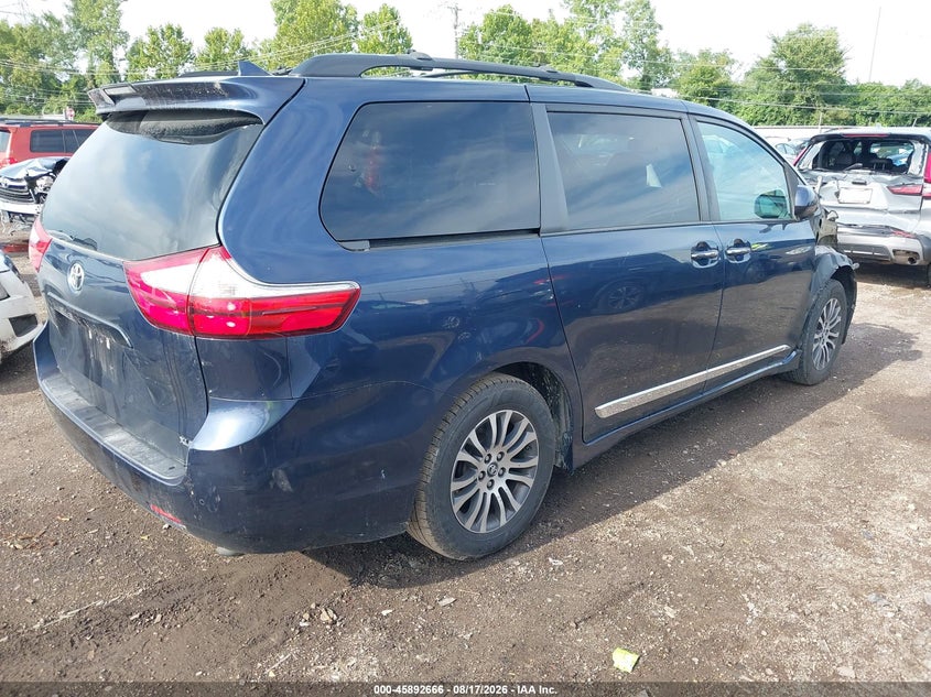 TOYOTA SIENNA - zdjęcie 4