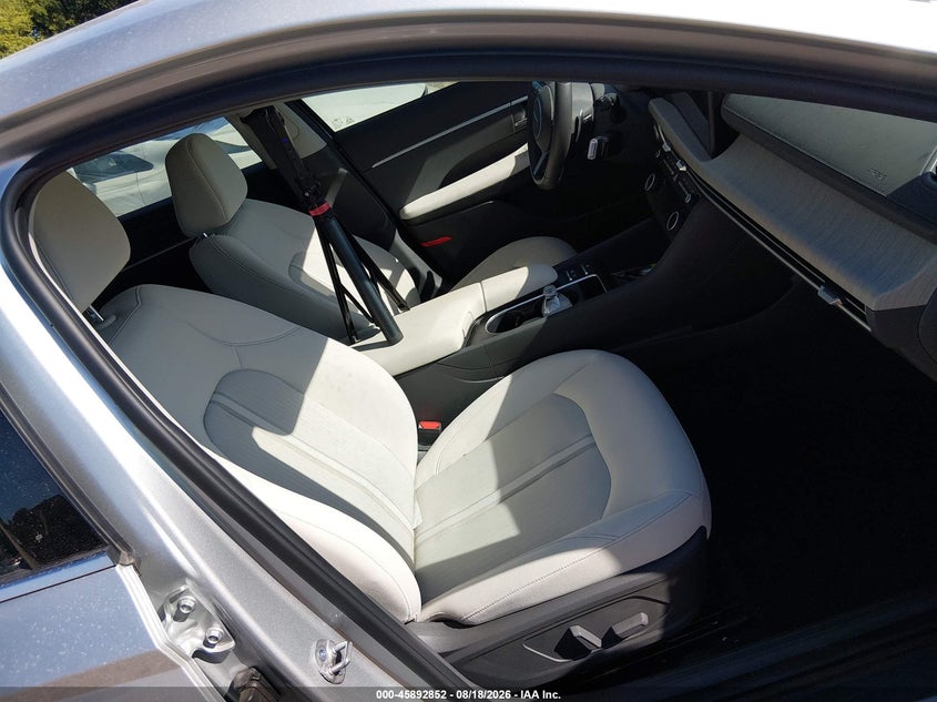 2025 HYUNDAI SONATA HYBRID auction photo 5