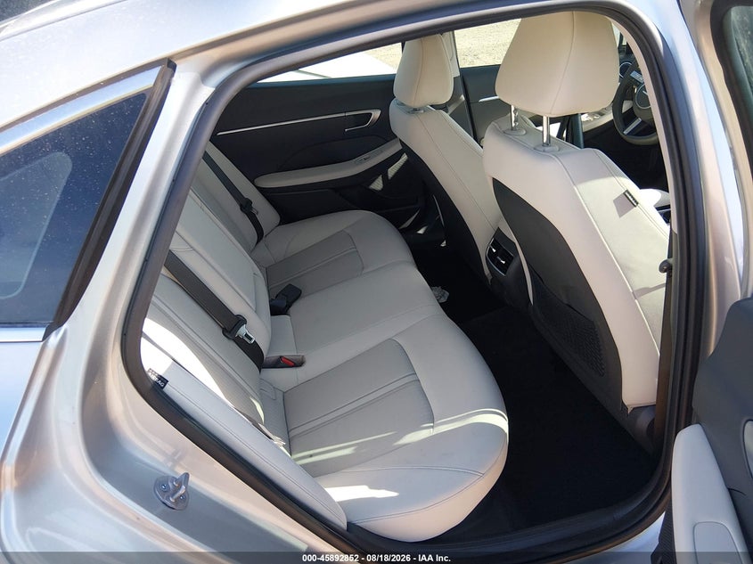 2025 HYUNDAI SONATA HYBRID auction photo 8