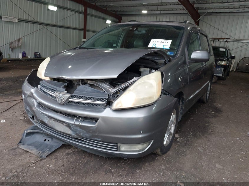 2005 Toyota Sienna, Front End, IAAI, VIN 5TDZA22C95S285115 — photo 2