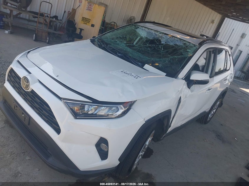 2020 Toyota RAV 4, Front & Rear, IAAI, VIN 2T3C1RFV5LC058558 — photo 2