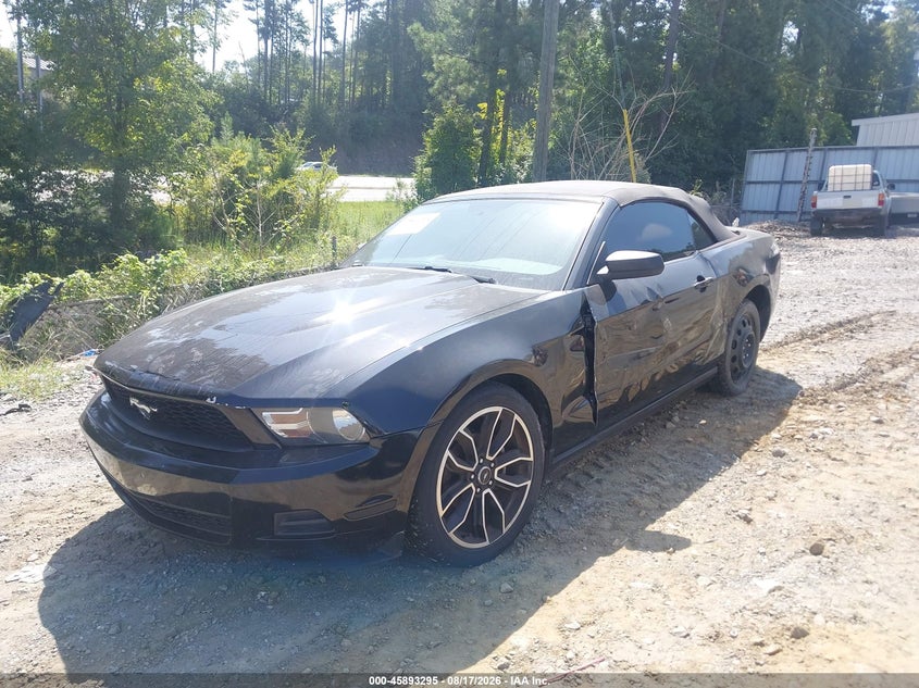 2010 FORD MUSTANG auction photo 2