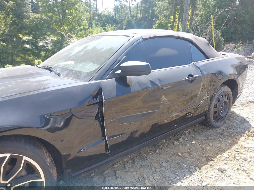 2010 FORD MUSTANG auction photo 6