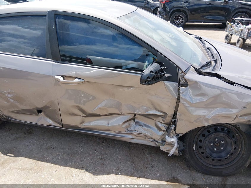2016 TOYOTA COROLLA auction photo 6