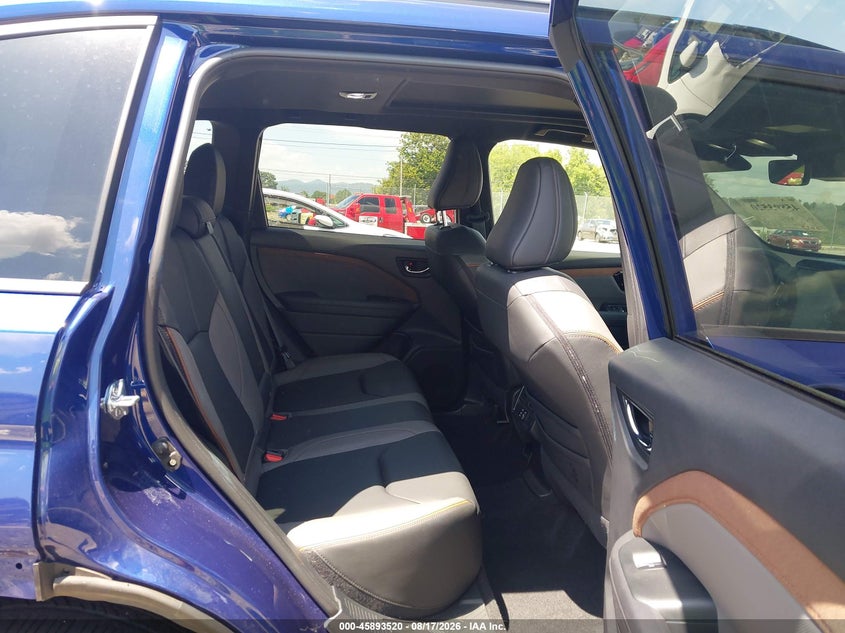 2025 SUBARU FORESTER auction photo 8