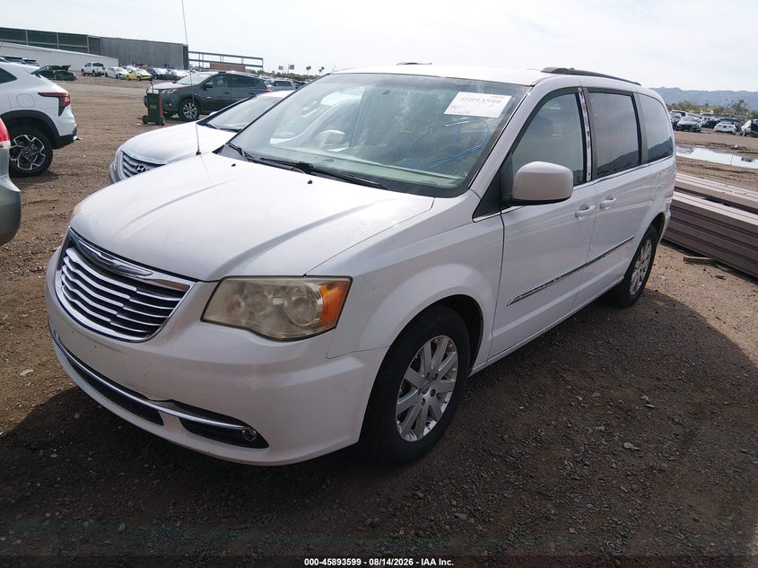 2014 CHRYSLER TOWN & COUNTRY auction photo 2