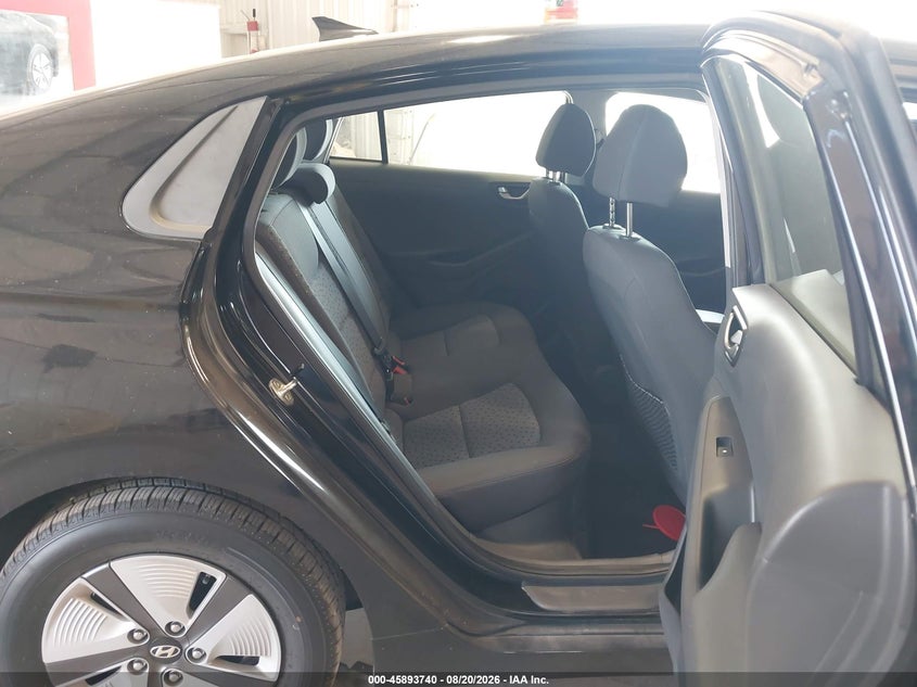 2018 HYUNDAI IONIQ HYBRID auction photo 8