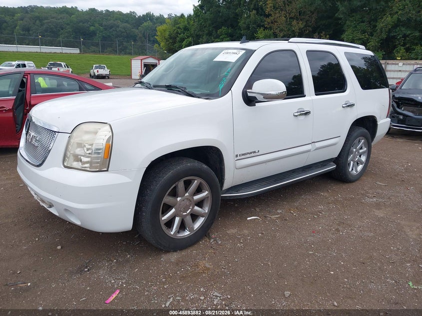 2007 GMC YUKON DENALI auction photo 2