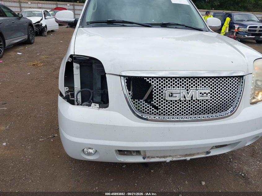 2007 GMC YUKON DENALI auction photo 6