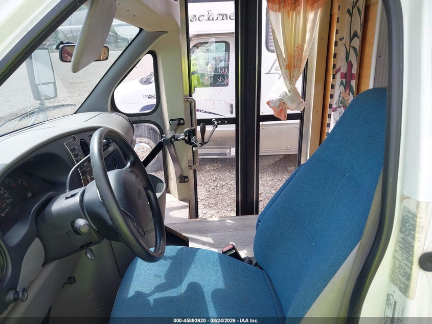 1998 FORD ECONOLINE auction photo 5