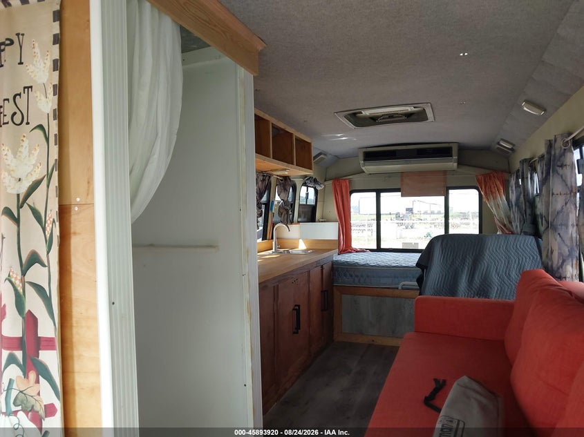 1998 FORD ECONOLINE auction photo 8