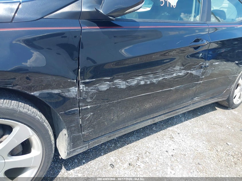 2011 HYUNDAI ELANTRA auction photo 6