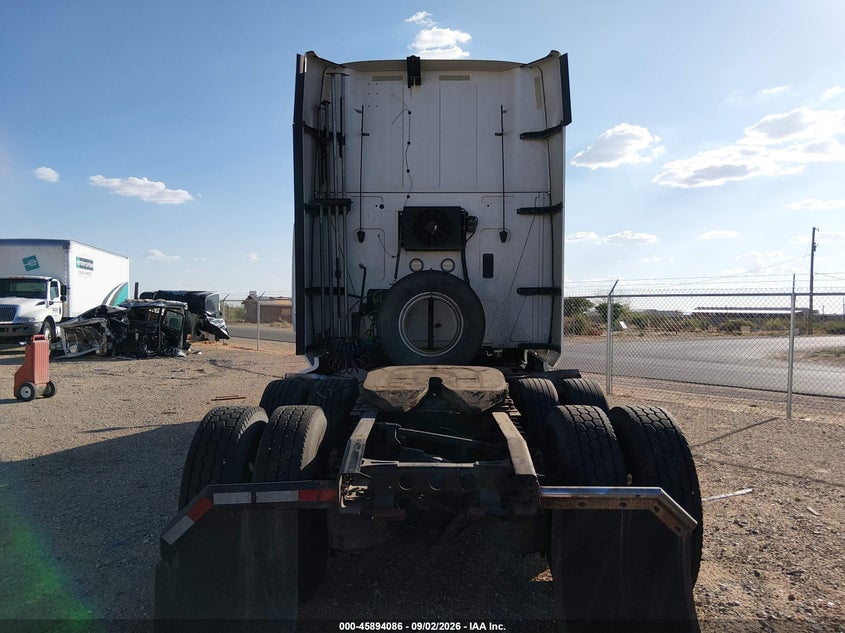 2018 INTERNATIONAL LT auction photo 8