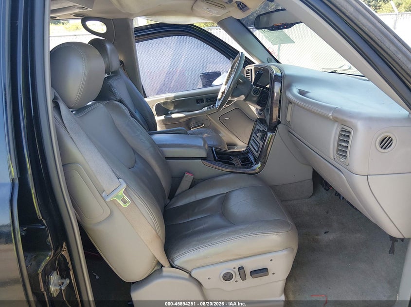 2005 GMC YUKON auction photo 5