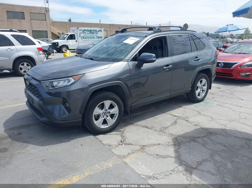 2019 Toyota RAV 4, Вандалізм, IAAI, VIN 2T3W1RFV5KC025815 — фото 2