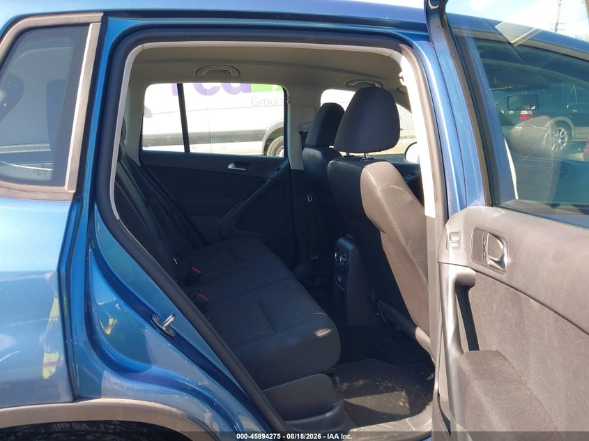 VOLKSWAGEN TIGUAN 2017 VIN WVGAV7AX6HK046678