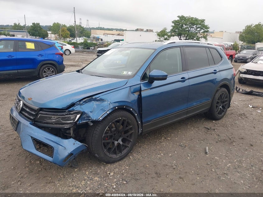 2018 VOLKSWAGEN TIGUAN auction photo 2