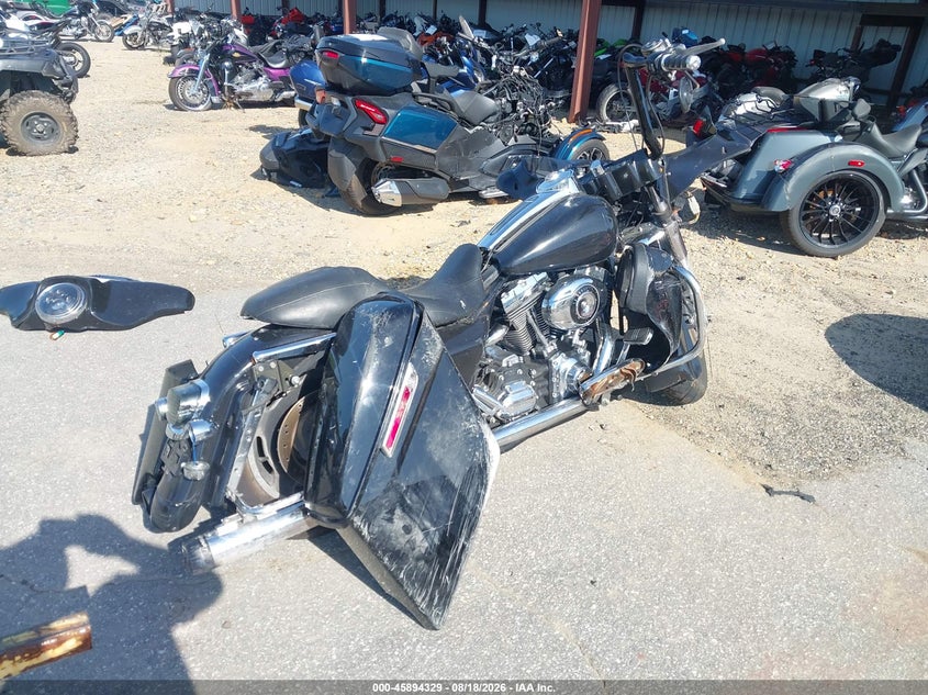 HARLEY-DAVIDSON FLHX 2007