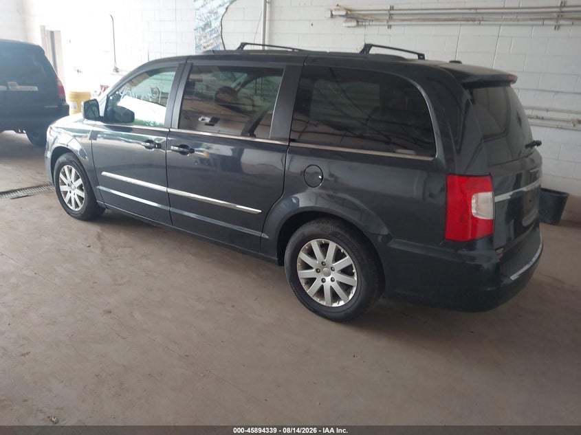 2014 CHRYSLER TOWN & COUNTRY auction photo 3