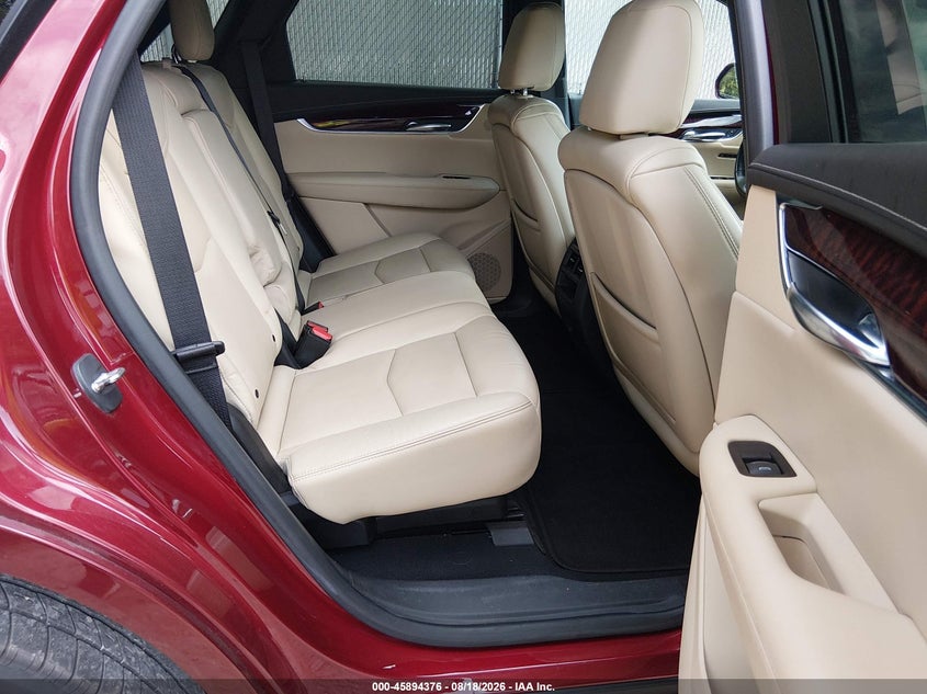 CADILLAC XT5 - zdjęcie 8
