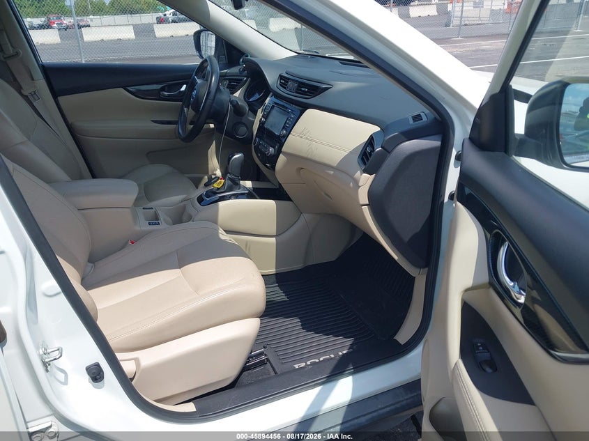 2017 NISSAN ROGUE auction photo 5