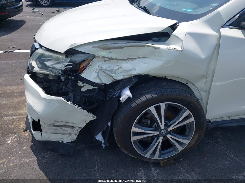 2017 NISSAN ROGUE auction photo 6