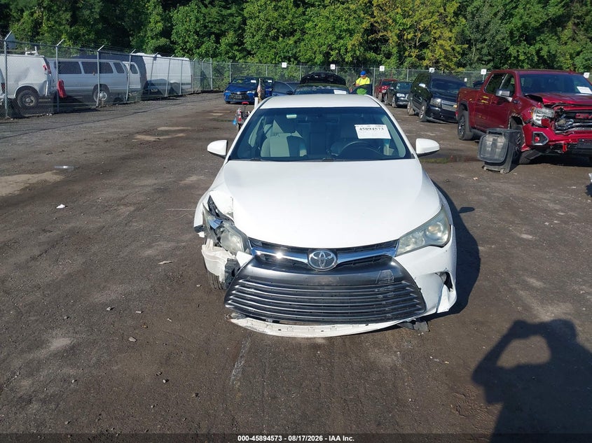 TOYOTA CAMRY - zdjęcie 13