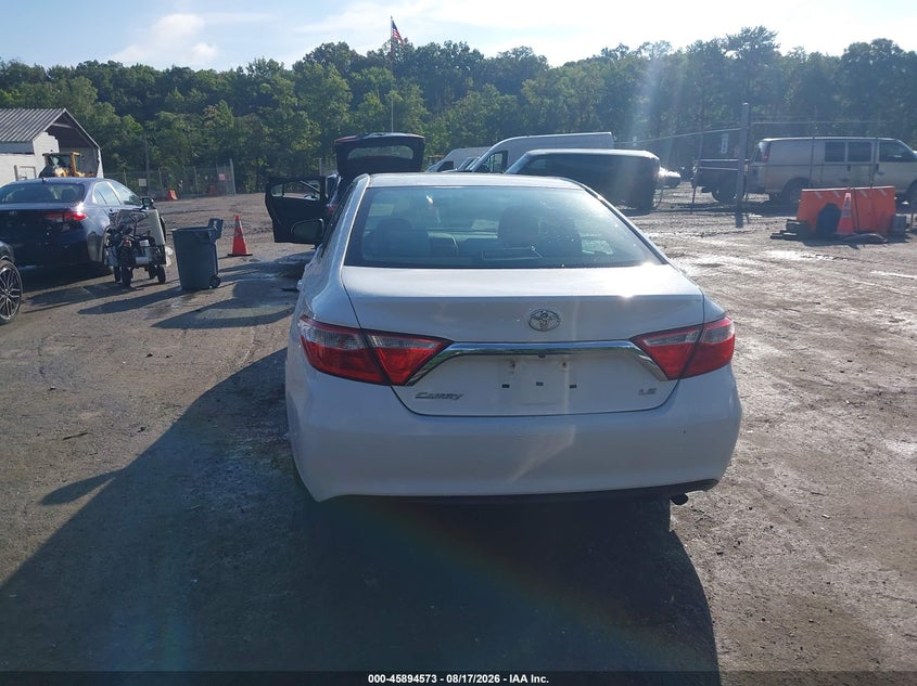 TOYOTA CAMRY - zdjęcie 17