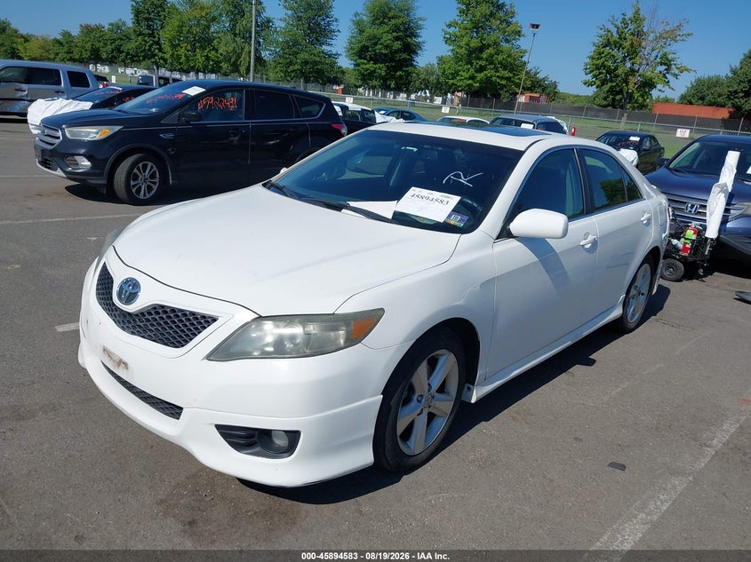 2011 Toyota Camry, Right Side, IAAI, VIN 4T1BF3EK0BU673798 — photo 2