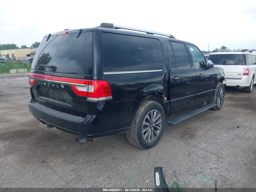 2017 LINCOLN NAVIGATOR L auction photo 4