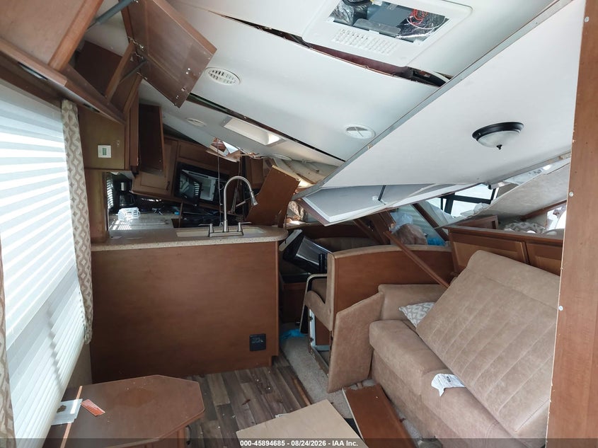 2016 HIGHLAND RIDGE LIGHT SERIES M-282RK auction photo 5