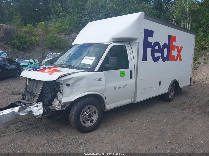 2017 GMC Savana, Front End, IAAI, VIN 1GD07SFFXH1228687 — photo 2