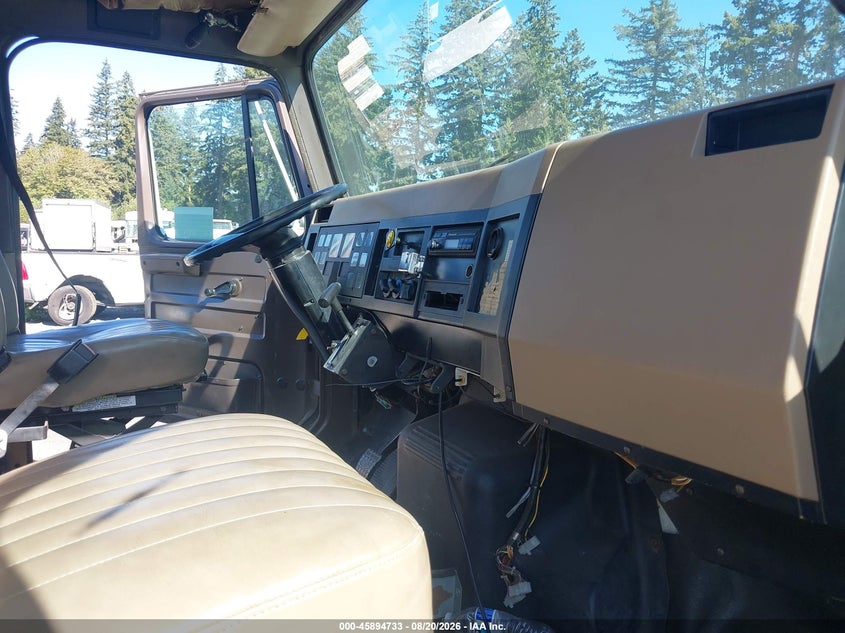 1991 INTERNATIONAL 4000 auction photo 7