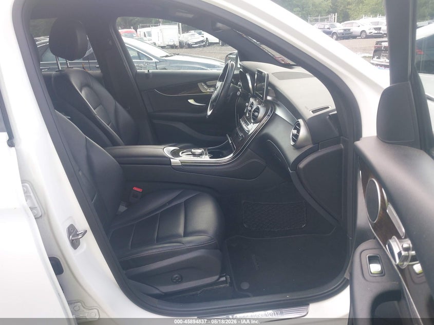 2019 MERCEDES-BENZ GLC 300 auction photo 5