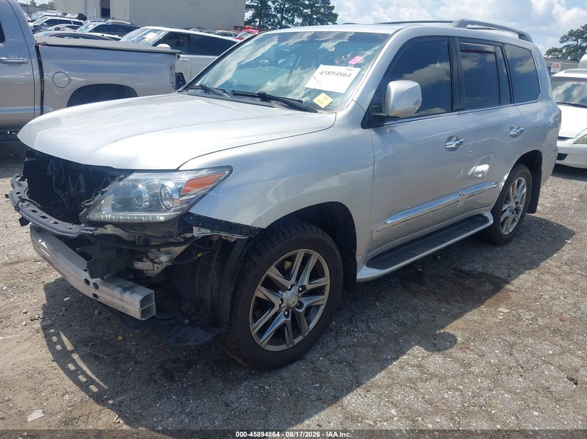 2013 Lexus LX, Front End, IAAI, VIN JTJHY7AX1D4109563 — photo 2