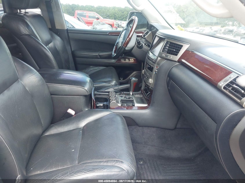 2013 LEXUS LX 570 auction photo 5