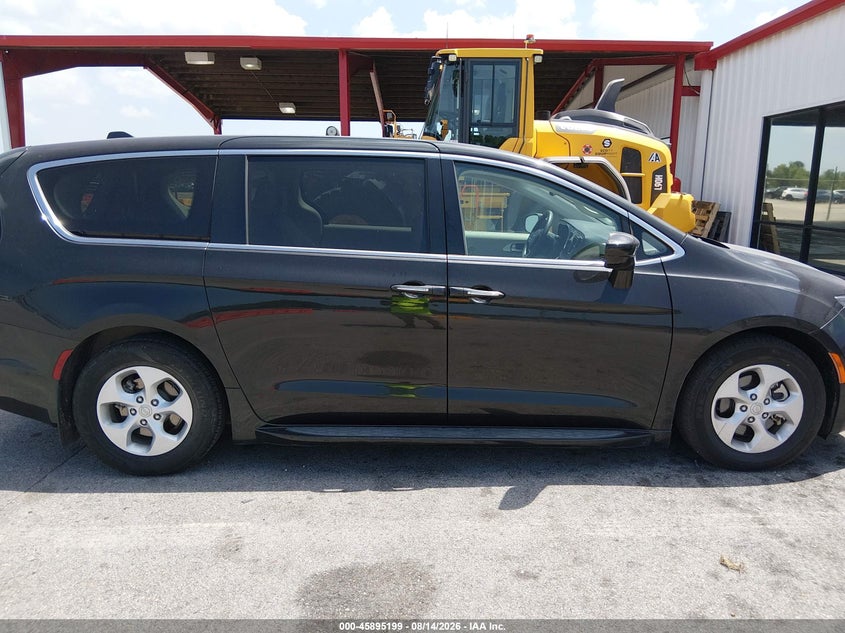 CHRYSLER PACIFICA HYBRID 2018 VIN 2C4RC1H77JR253264